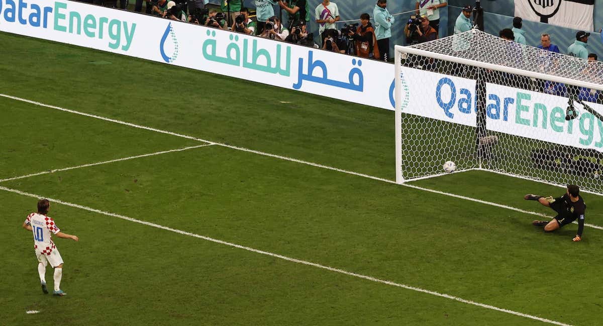 Modric convierte su penalti.