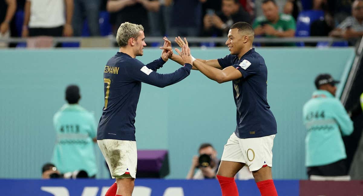 Griezmann y Mbappé en el partido contra Dinamarca del Mundial./REUTERS / KIM HONG-KI