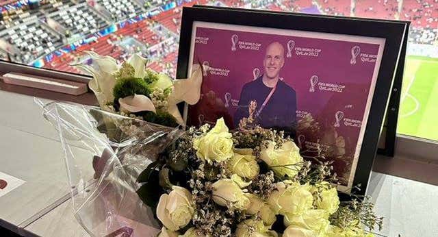 Grant Wahl, el periodista fallecido en Catar, fue homenajeado en el Inglaterra-Francia