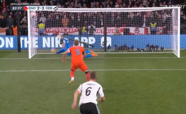 El gol de Kane de penal ante Alemania.