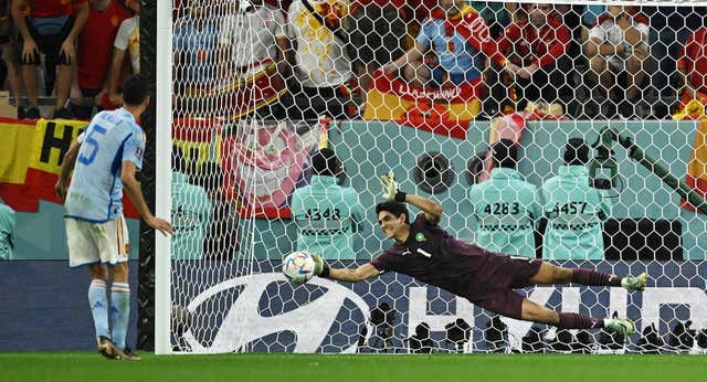 La confesión de Luis Enrique sobre los penaltis de Bono: «Adulteré los datos en el vídeo»