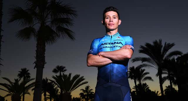 Astana despide a ‘Superman’ López por su conexión con el médico Marcos Maynar