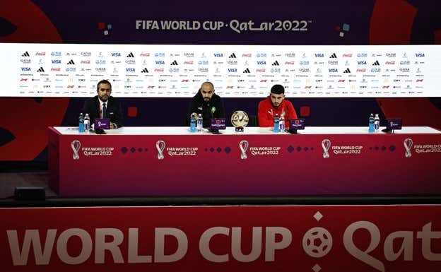 Regragui, durante la rueda de prensa.  REUTERS