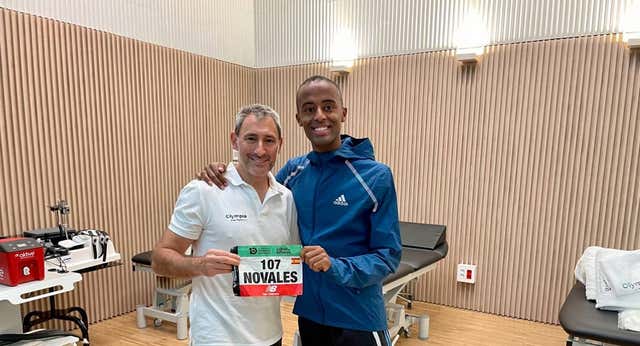 Tariku Novales triunfa en el Maratón de Valencia tras estar cojo cinco días antes