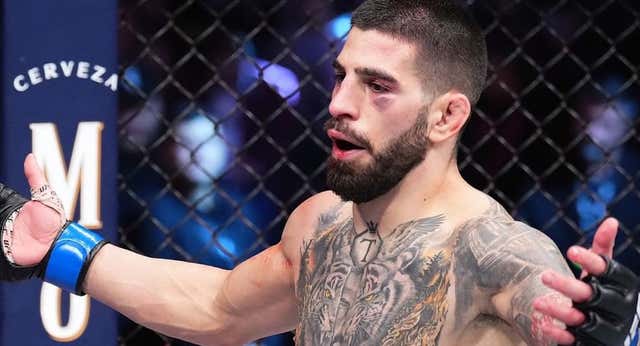 Ilia Topuria rompe la barrera del top 10 de la UFC
