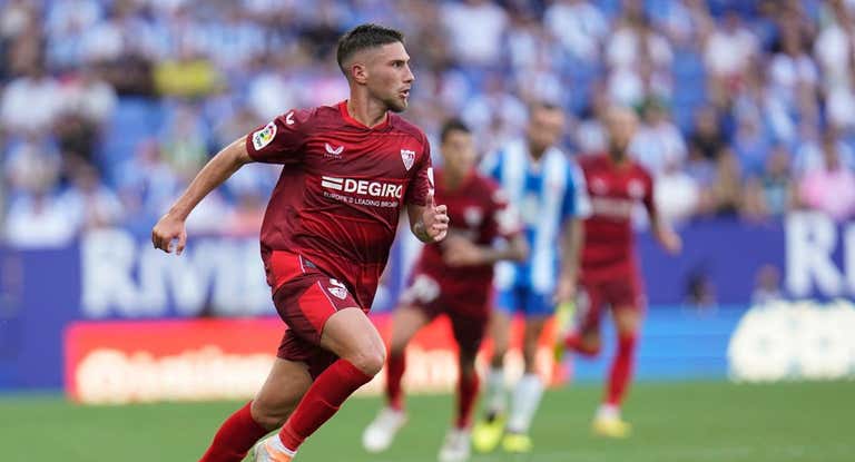 José Ángel Carmona ante el Espanyol.