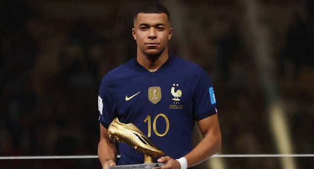 El volcán Mbappé estalló: doblete en 97 segundos y Bota de Oro