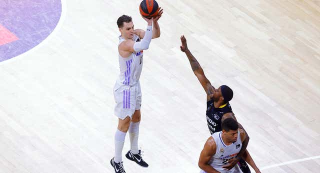 El Real Madrid tira de Hezonja y de fondo de armario para asaltar el liderato en Tenerife