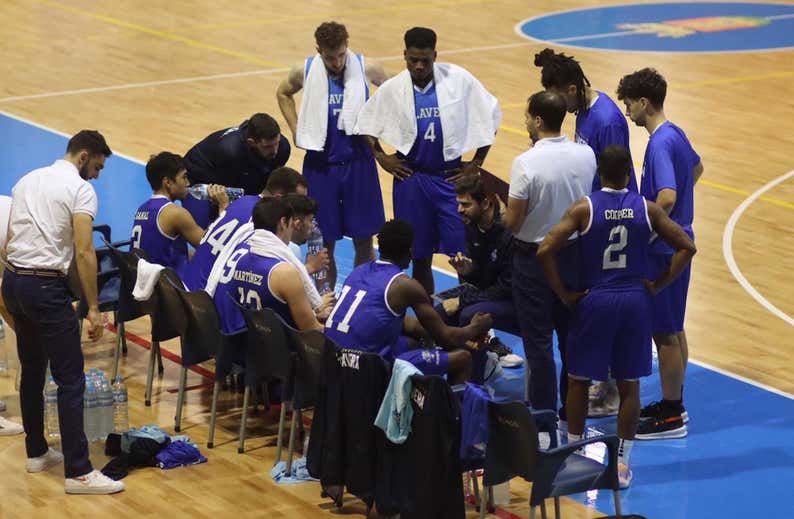 Un kamikaze choca contra el autobús del Baloncesto Talavera