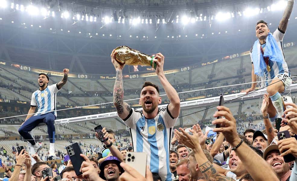Messi redondea su carrera y acecha a Dani Alves