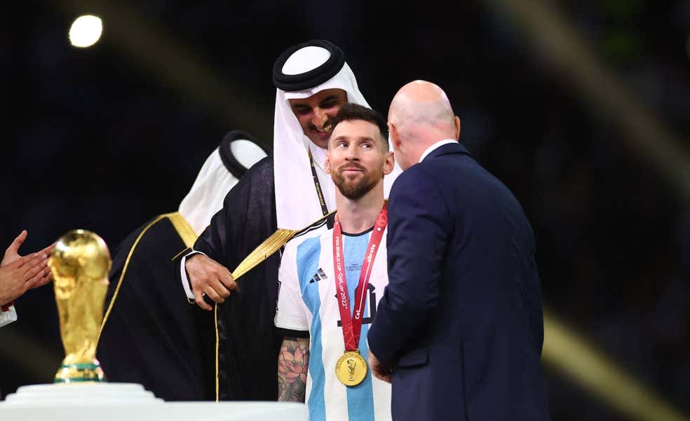 «Perdónanos, Maradona»: la prensa mundial encumbra a Messi