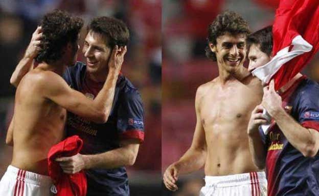 Aimar y Messi intercambian camisetas. EFE.