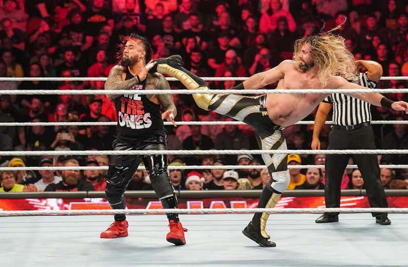 Seth Rollins y Kevin Owens salvan a Raw de Bloodline