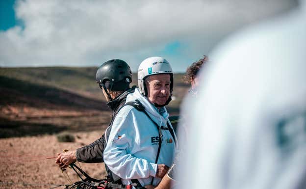 El presidente Javier Sanz, a punto de volar.  RFEV