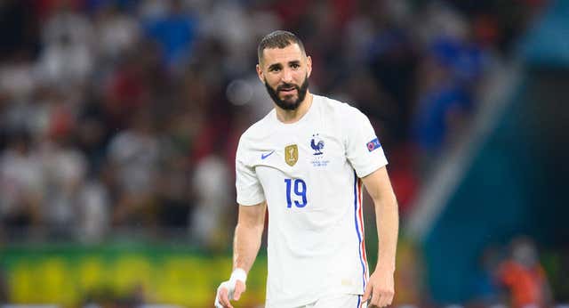 El agente de Benzema publica el resultado de una resonancia para dejar en evidencia a Deschamps