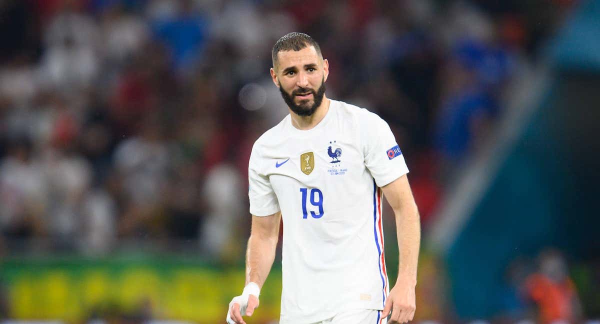 Benzema durante un partido con la selección francesa