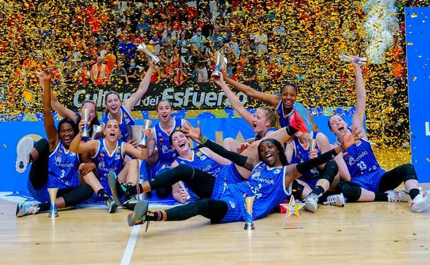 PERFUMERÍAS AVENIDA CELEBRA SU TÍTULO DE LIGA FEMENINA ENDESA  FEB
