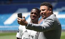 Ronaldo recibe a su 'ahijado': así es su relación con Vinicius