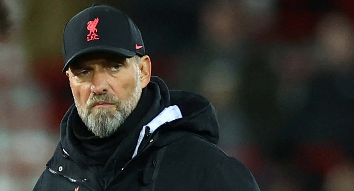 A Klopp se le caen dos piezas estructurales del proyecto.