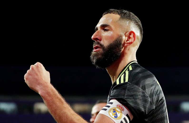 Benzema manda saludos a Deschamps y Courtois, al Balón de Oro
