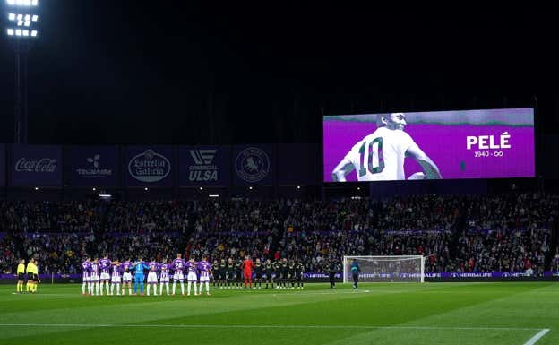 Minuto de silencio en Zorrilla por Pelé. GETTY