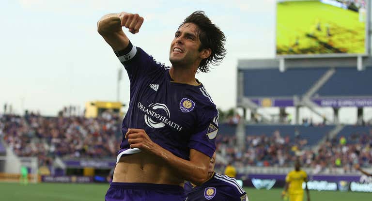 Kaká celebra un gol durante su etapa en Orlando City.