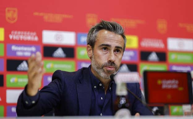 Vilda, en una rueda de prensa. EFE