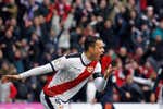 Unas molestias impedirán el debut de Raúl de Tomás