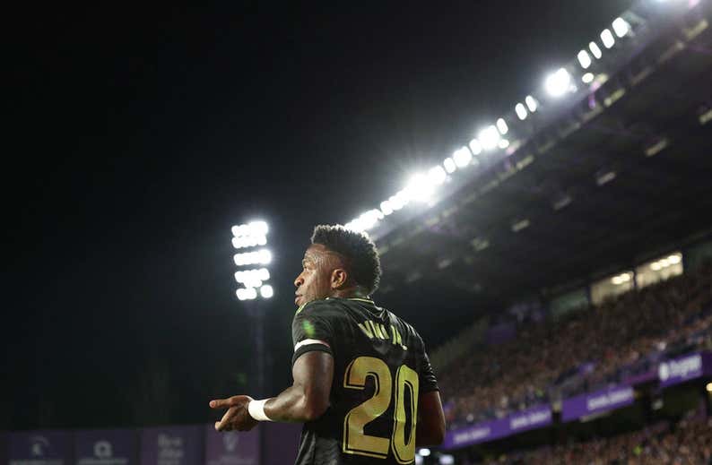 LaLiga presenta denuncias por insultos racistas a Vinicius en Valladolid