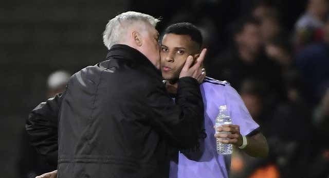 Rodrygo saca del barro al Real Madrid