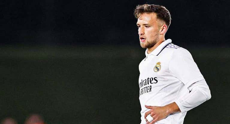 Álvaro Carrillo, en un partido de esta temporada con el Castilla.