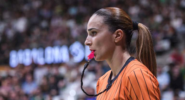 Yasmina Alcaraz durante un partido en la LIga Endesa.