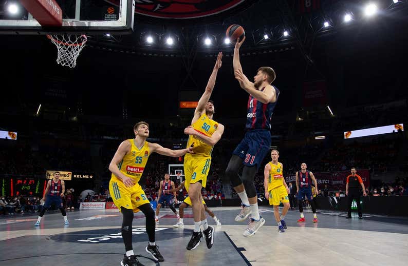 Los Reyes traen carbón a Baskonia y Barça