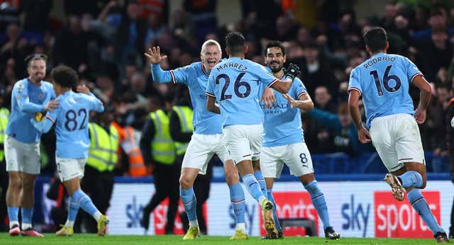 Un gol de Mahrez deja tocado a Potter y avisa al Arsenal