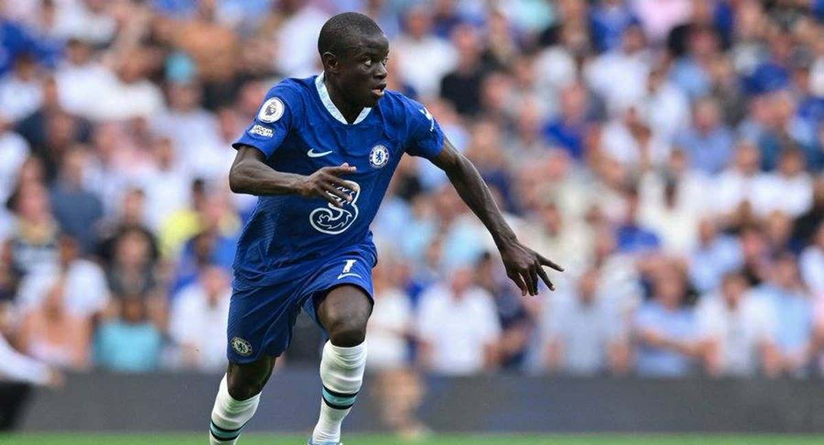 N'Golo Kanté se aleja del Barça. /AGENCIAS