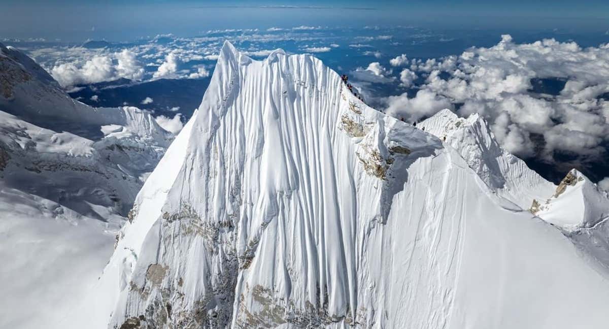 Alex Txikon, el primer ser humano en ascender el Manaslu en invierno y sin oxígeno