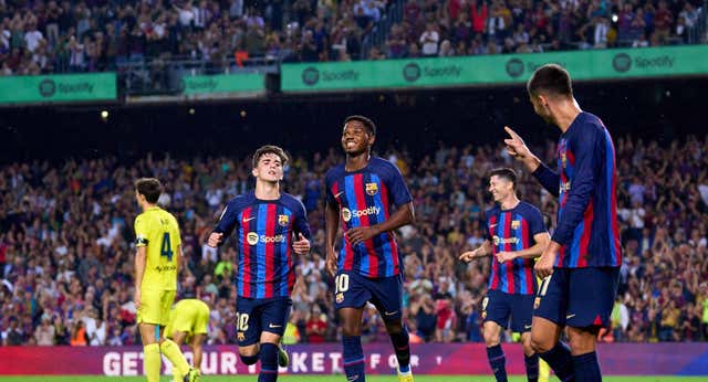 Ansu Fati o Ferran Torres para suplir a Lewandowski: el dilema de Xavi