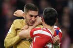 La lucha libre entre Savic y Ferran Torres que acabó con los dos expulsados