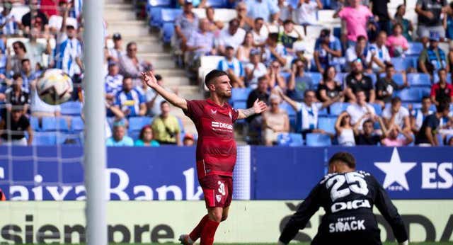 El Elche se regala a Carmona por su centenario