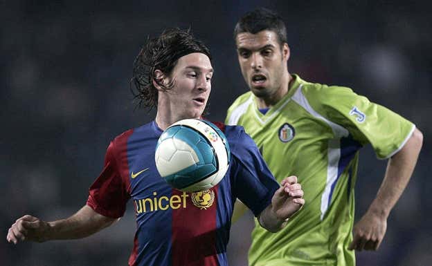 Celestini en un partido contra el Barça de Messi.