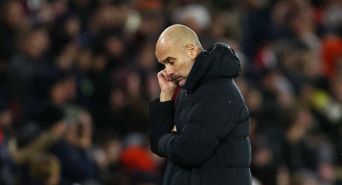 Guardiola durante la derrota. /REUTERS