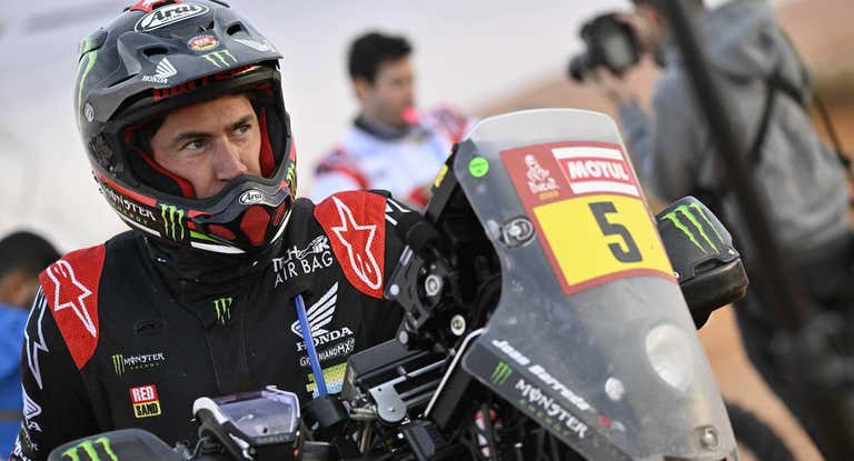 Joan Barreda en la salida de la etapa 9 del Rally Dakar 2023.