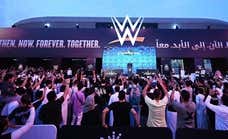 Arabia Saudí gana la partida a Disney y Amazon: llega a un principio de acuerdo para comprar WWE
