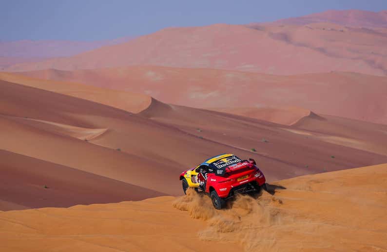 Loeb se coloca a una victoria de dejar huella en el Dakar... y sin ganarlo