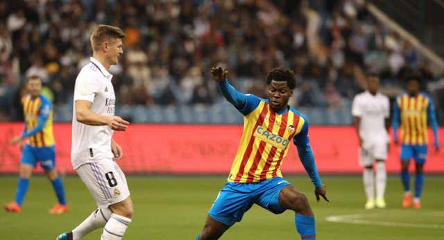 El Valencia se cierra en banda por Yunus Musah