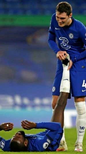 Christensen y Rüdiger, enemigos íntimos.  AFP