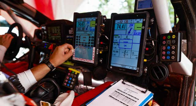 Jeroglíficos imposibles: así es el libro de ruta del Rally Dakar