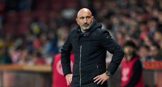 El Sporting fulmina al Pitu Abelardo