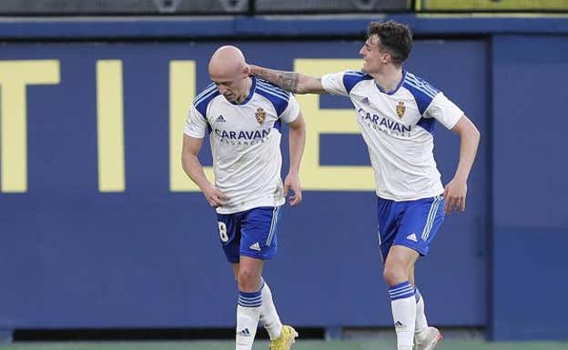 Víctor Mollejo celebra su tanto marcado contra el Villarreal B LaLiga