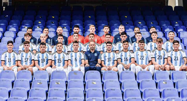 Javier Mascherano y un triángulo que ilusona: Nico Paz, Perrone y Buonanotte